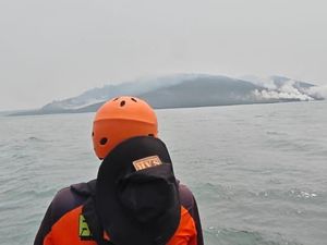 Andra Soni Harap Pencarian Jurnalis dan Kru Kapal Hilang Kontak Diperpanjang