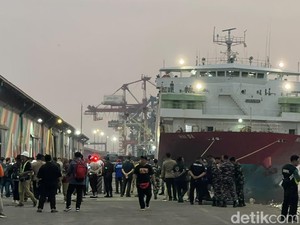 Gelombang Tinggi, Evakuasi Korban Virgo ke Banjarmasin Dilanjut Senin Pagi