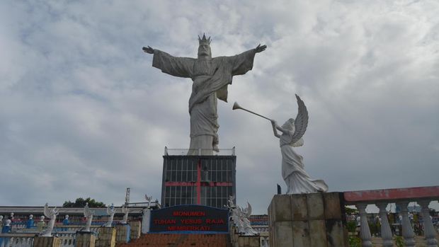 Patung Yesus Memberkati Talaud Patung Yesus Memberkati Talaud