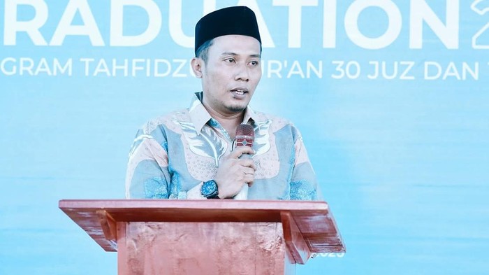 Pengurus Pondok Pesantren Darul Istiqamah Cabang Lappae Sinjai, Muhammad Arif.