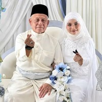 Legenda Sepakbola Nikahi Wanita 52 Tahun Lebih Muda, Foto-fotonya Viral