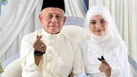 Legenda Sepakbola Nikahi Wanita 52 Tahun Lebih Muda, Foto-fotonya Viral
