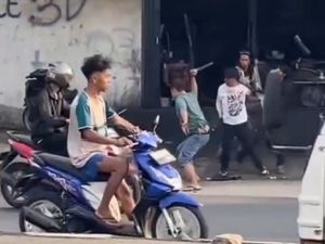 Pria di Bandar Lampung Dikeroyok Anak Punk Pakai Senjata Tajam