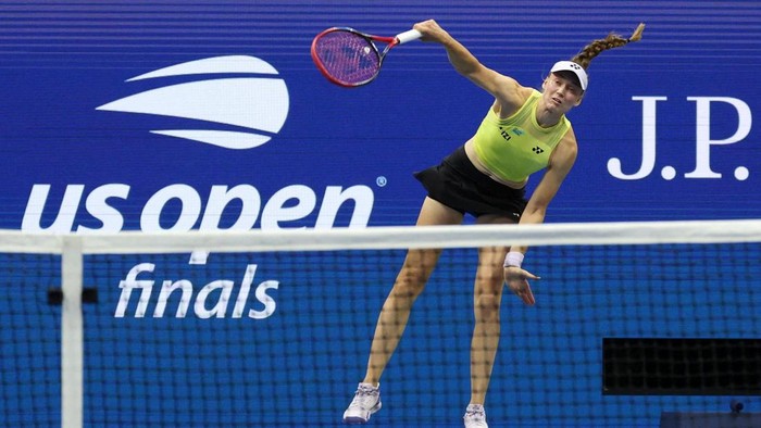 Elena Rybakina mencetak sejarah dengan menjuarai US Open 2026 setelah mengalahkan juara bertahan dua kali, Aryna Sabalenka, pada partai final di USTA Billie Jean King National Tennis Center, Minggu (13/9/2026) pagi WIB. REUTERS