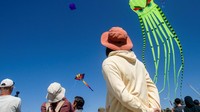 Warna-warni Layang-layang Hiasi Langit Bondi Beach di Festival of the Winds