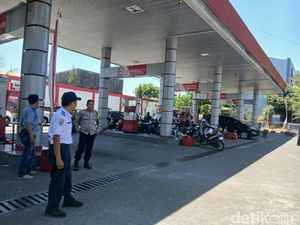 Aturan Ganjil Genap di SPBU Hertasning Makassar Hari ke-2, Antrean BBM Landai