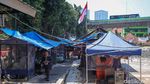 Bertahan di Sisa Pasar Taman Puring, Pedagang Menanti Tempat Usaha Kembali