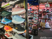 Bertahan di Sisa Pasar Taman Puring, Pedagang Menanti Tempat Usaha Kembali