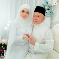 Most Pop: Legenda Sepakbola Nikahi Wanita 52 Tahun Lebih Muda, Fotonya Viral