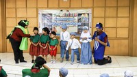Sejumlah anak mengikuti kegiatan wisata literasi di Perpustakaan dan Arsip Kota Administrasi Jakarta Utara, Koja, Jakarta Utara, Senin (14/9/2026). Kegiatan tersebut digelar dalam rangka memperingati Hari Kunjungan Perpustakaan yang menjadi momentum untuk mendorong minat anak-anak berkunjung dan memanfaatkan perpustakaan sebagai ruang belajar yang menyenangkan.
