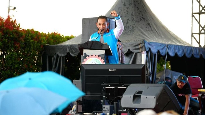 Kapolri Jenderal Polisi Listyo Sigit Prabowo mendorong para pekerja meningkatkan keterampilan, penguasaan teknologi, dan kemampuan manajerial. (Dok. Polri)