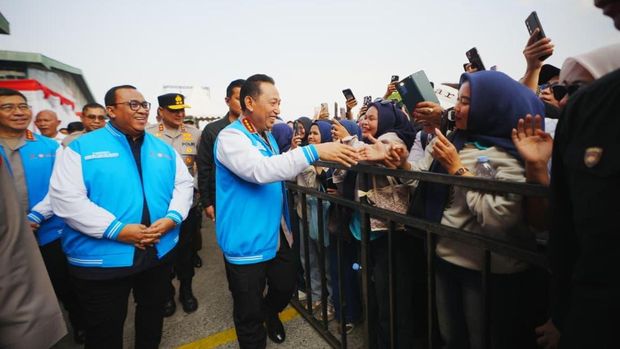 Kapolri Jenderal Polisi Listyo Sigit Prabowo mendorong para pekerja meningkatkan keterampilan, penguasaan teknologi, dan kemampuan manajerial. (dok Polri)