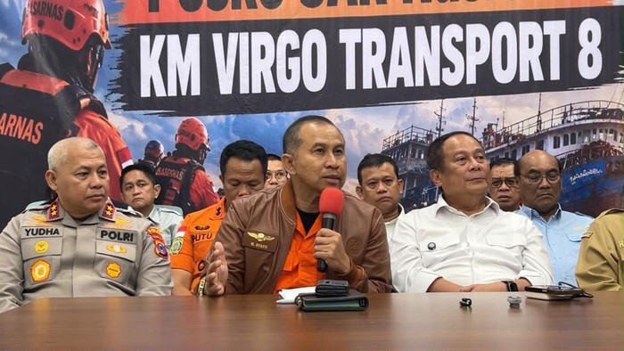 Konferensi pers penanganan Kapal Virgo Transport 8, Senin (14/9/2026) malam. (dok Basarnas)