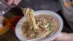 Seru! Melki Kulineran di Palembang, Cicip Mie Celor dan Pempek Legendaris