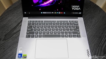 Sebagai AI PC yang ditenagai Intel® Core™ Ultra processor, Lenovo Yoga Pro 7i Aura Edition Gen 11 dirancang untuk mendukung generasi baru workflow kreatif berbasis AI mencakup olah gambar, pembuatan konten visual, hingga editing video yang lebih cerdas. Foto: Rifki Afifan Pridiasto/detikFoto