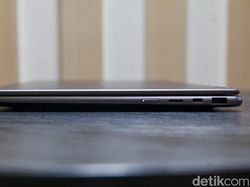 Lenovo Yoga 7i 2-in-1 Aura Edition, Laptop Convertible Paling Asyik