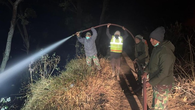 3 Titik Karhutla di TNBTS Masih Berasap
