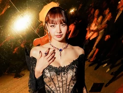 Potret Lisa BLACKPINK Dituduh Oplas, Tampil Elegan di Acara BVLGARI