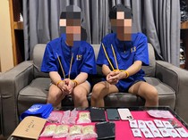 Polisi Ciduk 2 Pengedar di Dumai, Sita 1.365 Pil Ekstasi-12 Catridge Narkoba