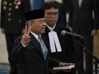 Momen Suahasil Nazara Dilantik sebagai Menteri Keuangan Gantikan Purbaya
