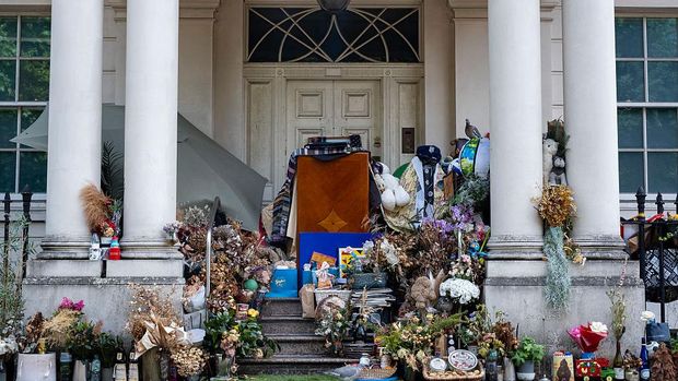 Rumah Termahal di Inggris LONDON, ENGLAND - SEPTEMBER 14: A general view of 2-8a Rutland Gate on September 14, 2012 in London, England. The property was the former residence of Sultan bin Abdulaziz, the crown prince of Saudi Arabia, and is thought to be the most expensive home ever to go on the market in Britain valued at £300 Million GBP. (Photo by Dan Kitwood/Getty Images)
