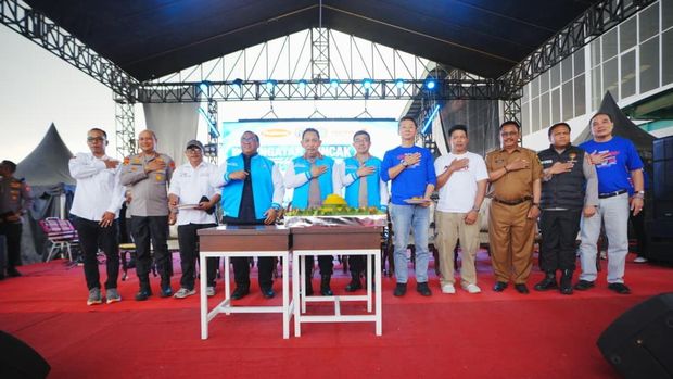saat menghadiri puncak HUT ke-53 Federasi Serikat Pekerja Tekstil, Sandang dan Kulit (FSP TSK) KSPSI AGN di Sukabumi (dok Polri)