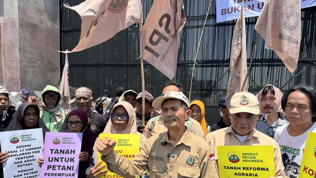 Serikat Petani Indonesia menggelar demonstrasi di DPR (Adhfar/detikcom)