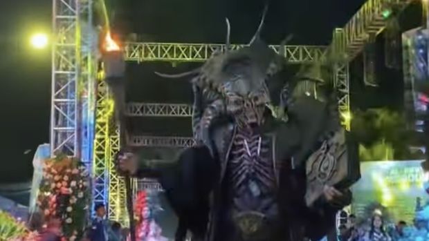 Simbang Kulon Night Carnival (SKNC) 2026 di Kelurahan Simbang Kulon, Kecamatan Buaran, Kabupaten Pekalongan. (Tangkapan Layar Threads/al.imansyaf)