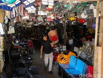 Surga Barang Bekas! Mall Rongsok Depok Penuh Benda Jadul