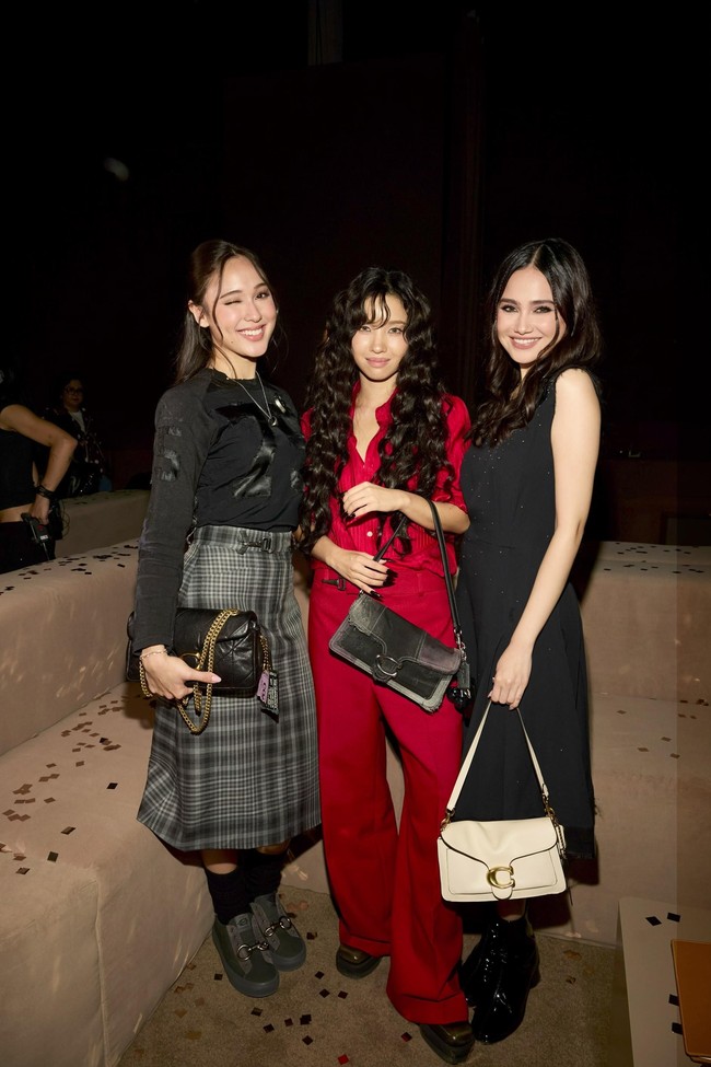 Keduanya juga foto bareng SOYEON, penyanyi dan rapper asal Korea Selatan. Foto: Dok. Coach