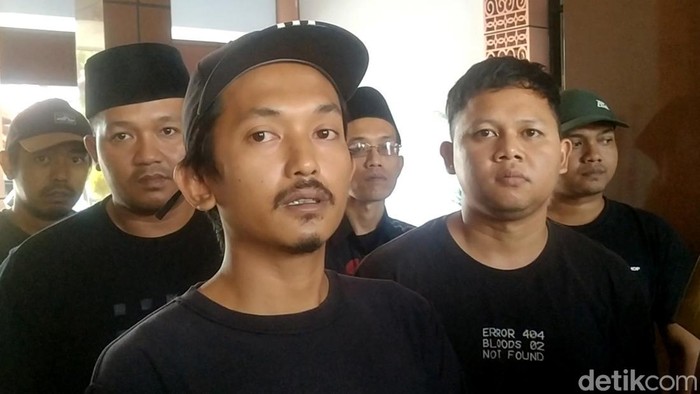 TIm SimOne usai dilakukan pemanggilan oleh Sekda Kabupaten Pekalongan, Senin Siang (14/09).