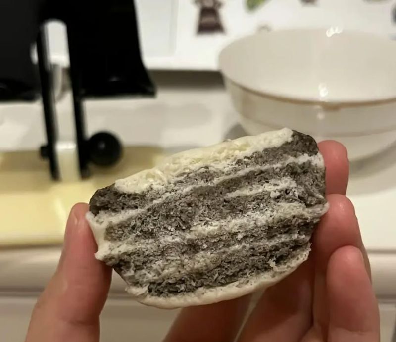 Tren Diet Unik di China, Camilan Sekeras Batu Bata Malah Jadi Incaran!