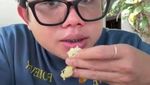 Uan Kaisar Hobi Makan Sambil Live Streaming, Lahap Nasi Padang hingga Lele