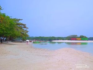 8 Aktivitas Seru di Pantai Pasir Perawan, Pulau Pari