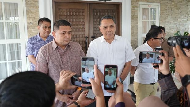 Wali Kota Makassar Munafri 'Appi' Arifuddin bersama Direktur Pemasaran Ritel PT Pertamina Patra Niaga, Eko Ricky Susanto. (Dok. Istimewa) Wali Kota Makassar Munafri 'Appi' Arifuddin bersama Direktur Pemasaran Ritel PT Pertamina Patra Niaga, Eko Ricky Susanto.