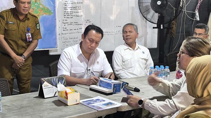 Wamen LH RI Diaz Hendropriyono saat tinjau posko BPBD Kaltim.