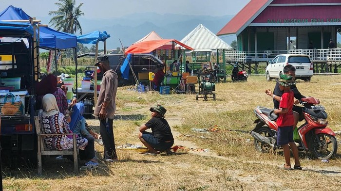 Warga Wonomulyo di Polman dikejutkan getaran gempa disertai suara dentuman keras.