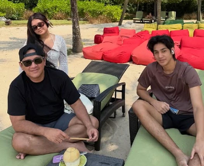 Andre Taulany Ajak Anak-anak Kulineran, Cicip Ramen Jepang hingga BBQ