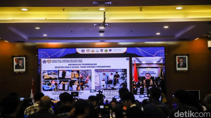 Bea Cukai Gagalkan Penyelundupan 29 Kg Emas Senilai Rp73,3 Miliar Direktur Jenderal Bea dan Cukai Djaka Budhi Utama memberikan keterangan dalam konferensi pers di Kantor Pusat Bea Cukai, Rawamangun, Jakarta Timur, Selasa (15/9/2026). Dalam kesempatan tersebut, Bea Cukai mengungkap rangkaian penindakan terhadap upaya pengeluaran emas secara ilegal melalui sejumlah bandara internasional.