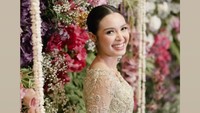 Claudia Andhara sebelumnya pada 14 Februari 2026 dilamar Riza Syah. Kini momen itu lenyap dari media sosialnya. (Foto: dok Instagram claudiaudie)