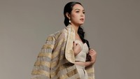 Claudia Andhara sempat memamerkan status di Instagram Story menyetel lagu Teh Hijau dari Tulus dan Bahagia Lagi dari Piche Kota. (Foto: dok Instagram claudiaudie)