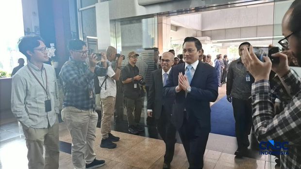 Deputi Gubernur BI Thomas Djiwandono hadir dalam acara Serah Terima Jabatan Menteri Keuangan Suahasil Nazara di Gedung Djuanda Kantor Pusat Kementerian Keuangan, Jakarta Pusat, Selasa (15/9/2026). Deputi Gubernur BI Thomas Djiwandono hadir dalam acara Serah Terima Jabatan Menteri Keuangan Suahasil Nazara di Gedung Djuanda Kantor Pusat Kementerian Keuangan, Jakarta Pusat, Selasa (15/9/2026). (CNBC Indonesia/Â Chandra Dwi Pranata)