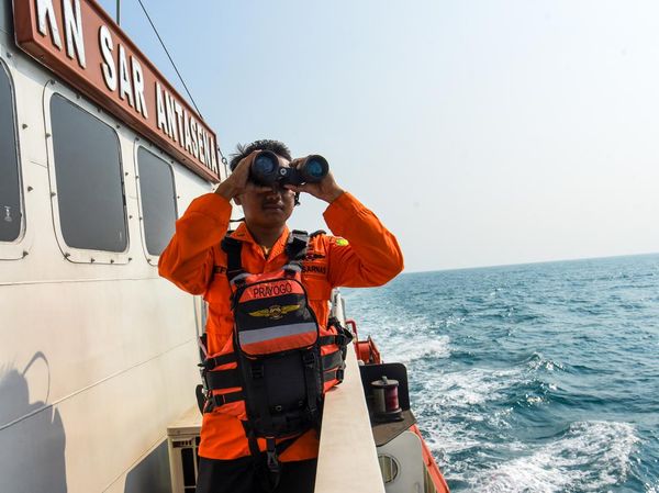 Hari Kedelapan, 20 Kapal Dikerahkan Cari 8 Orang Hilang di Selat Sunda