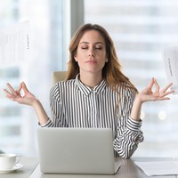 5 Zodiak yang Menerapkan Hidup Mindfulness, Tak Mudah Stres