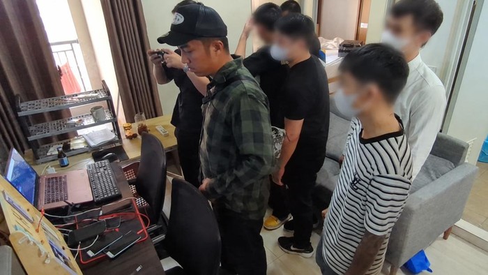 Imigrasi Tangerang menangkap 5 WNA sindikat judol yang memalsukan persyaratan izin tinggal. (Dok. Istimewa)