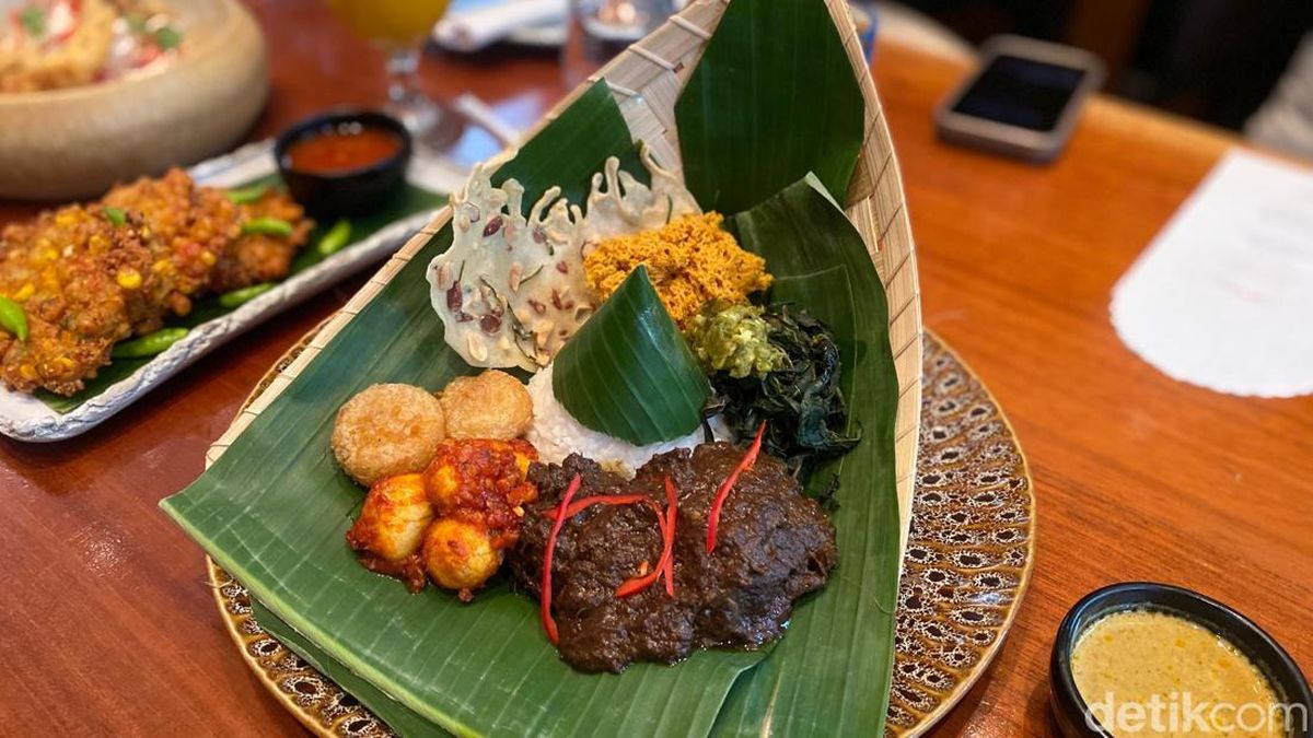 Di Pusat Jakarta Ada Lounge Hotel dengan Taman Asri dan Menu Nusantara