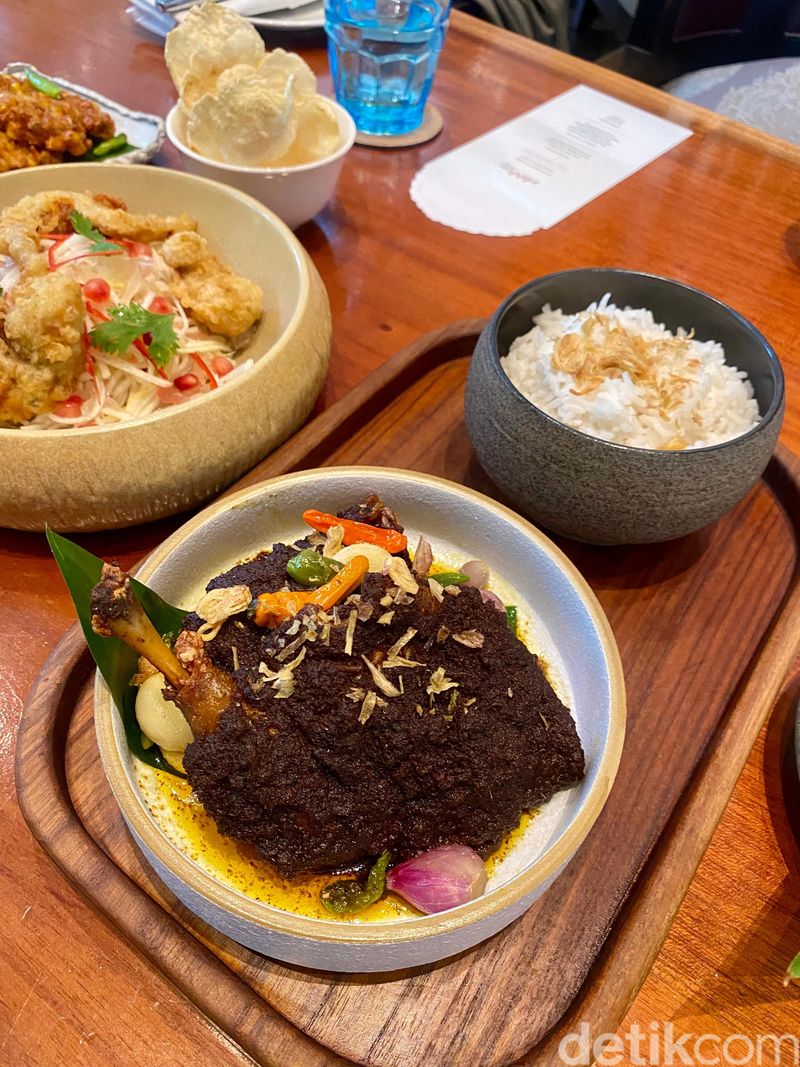 Menu Nusantara di JimBARan Lounge di AYANA Midplaza