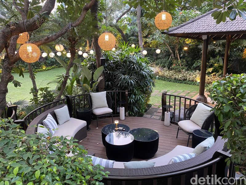 Menu Nusantara di JimBARan Lounge di AYANA Midplaza
