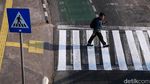 JPO Tengah Jalan Cawang Kini Dilengkapi Zebra Cross