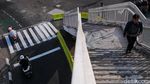 JPO Tengah Jalan Cawang Kini Dilengkapi Zebra Cross